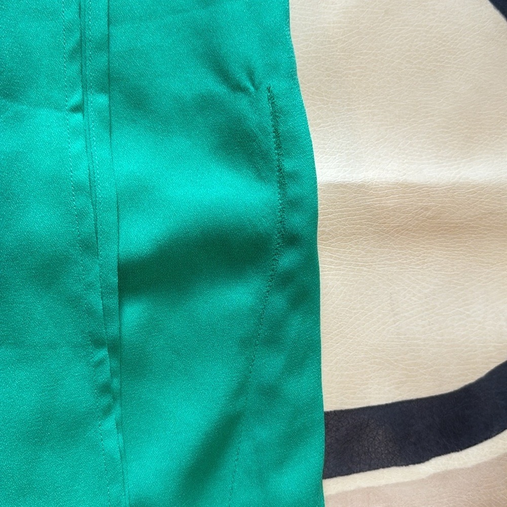 cupcakes and cashmere Deliz Dress Leaf Green - Picture 8 of 8